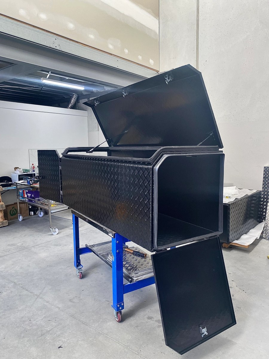 TB-277 aluminium checker plate caravan toolbox — 2000 × 710 × 700mm